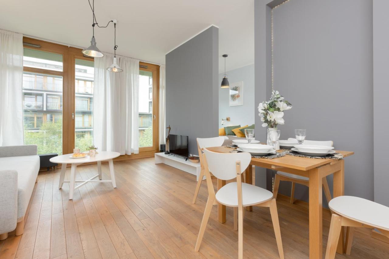 Apartament Cozy & Sunny For 4 Guests Kolejowa By Renters