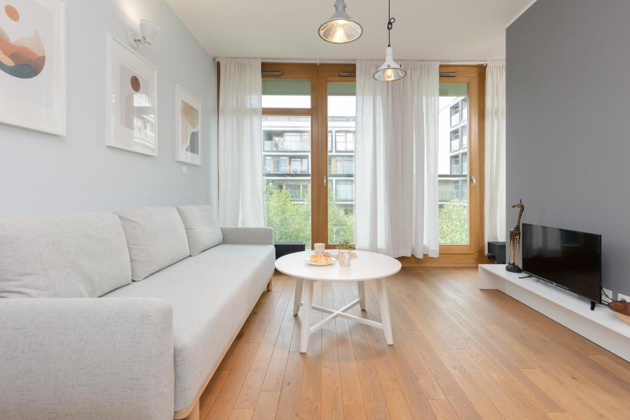 Apartament Cozy & Sunny For 4 Guests Kolejowa By Renters
