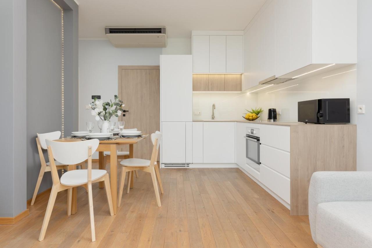 Cozy & Sunny For 4 Guests Kolejowa By Renters Warszawa