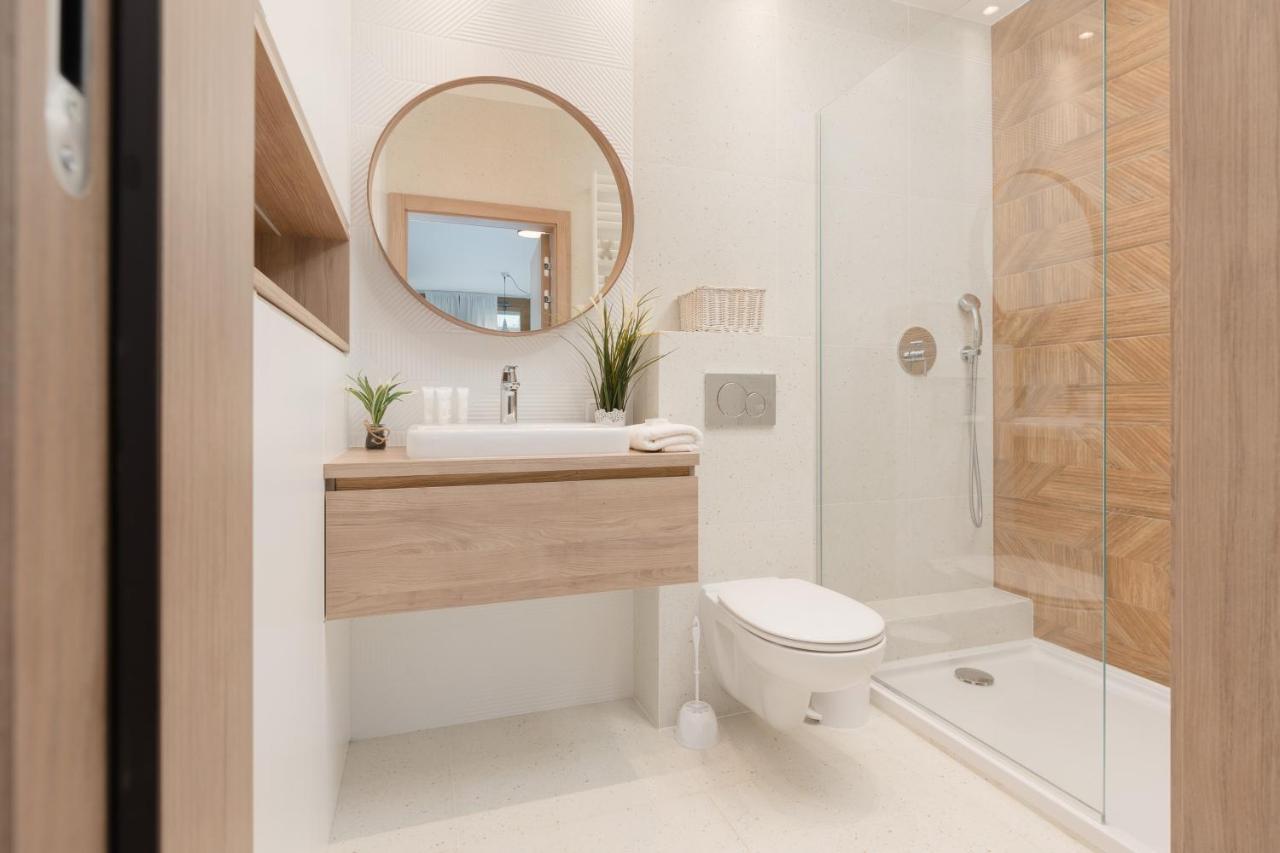 Apartament Cozy & Sunny For 4 Guests Kolejowa By Renters